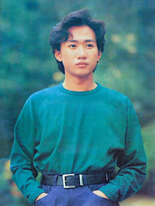 较为讽刺的是,当年备受排挤的黄家驹和beyond,如今不仅被歌迷们奉为神