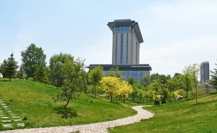 青海电网公布22年录用名单：青海大学116人，排名第2的是一所专科