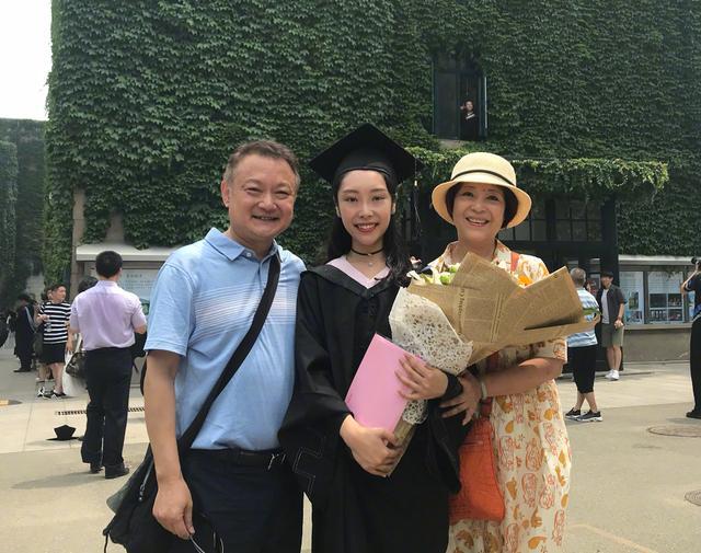 “他在我手上断的气”6位经历丧子之痛的明星，有痛苦有泪水