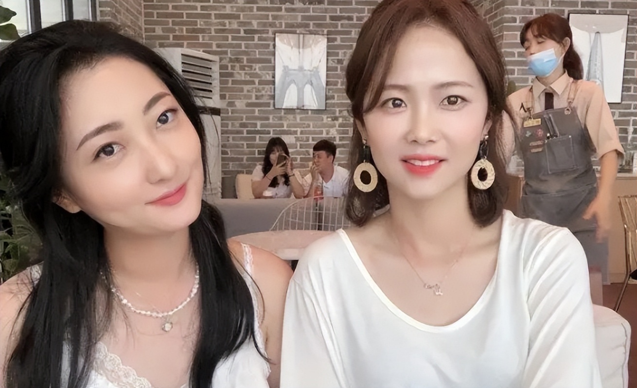 韩国队,当时的李玟娥就情绪有些激动,直接和中国女足的门将赵丽娜发生