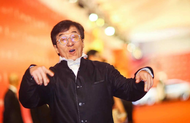 8位过气女明星窘况：卑微求工作，变脸被群嘲，徒留尴尬与心酸