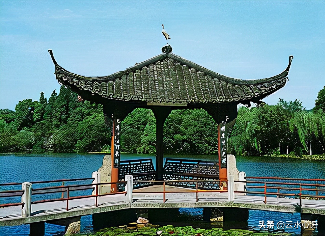 十首繁华的古诗词,繁华事散逐香尘,流水无情草自春