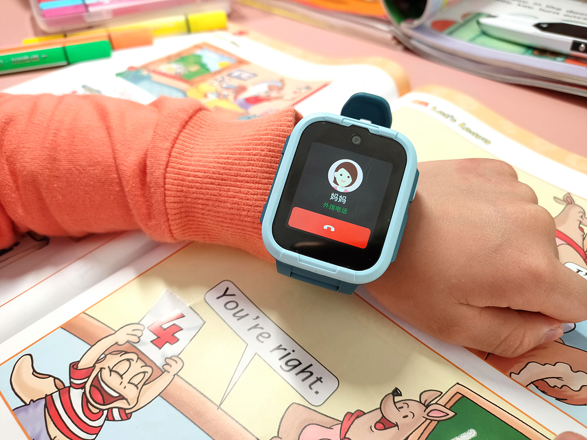 儿童微信+10重AI定位加持：360儿童电话手表10X体验