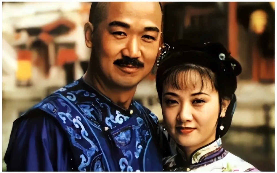 张国立为什么要离开罗秀春，转而对宜妃邓婕钟爱一生？