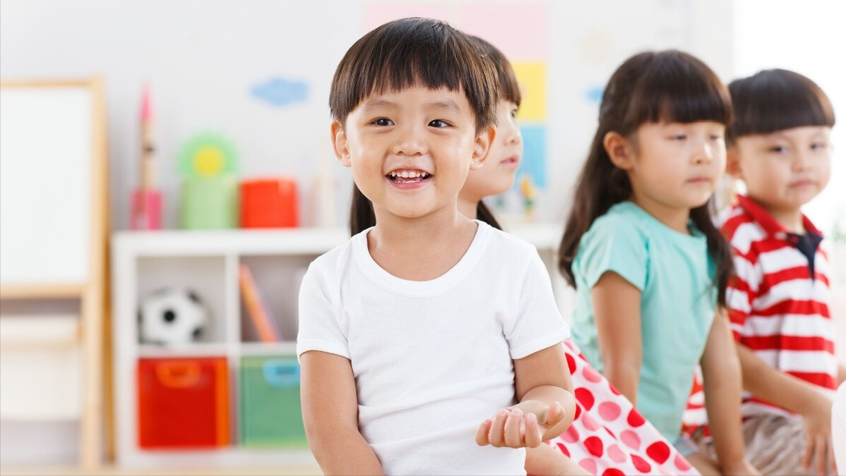 对于小学生而言，是家庭教育重要还是学校教育重要？