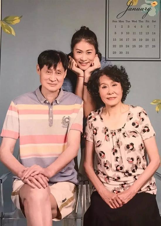 女排“第一美女”赵蕊蕊,退役后转身成著名科幻作家,41岁仍单身