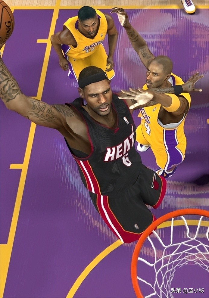 nba以前的游戏有哪些（NBA2K：2K4-2K22中詹姆斯的系列模型变化如何？曾经多少人的青春）