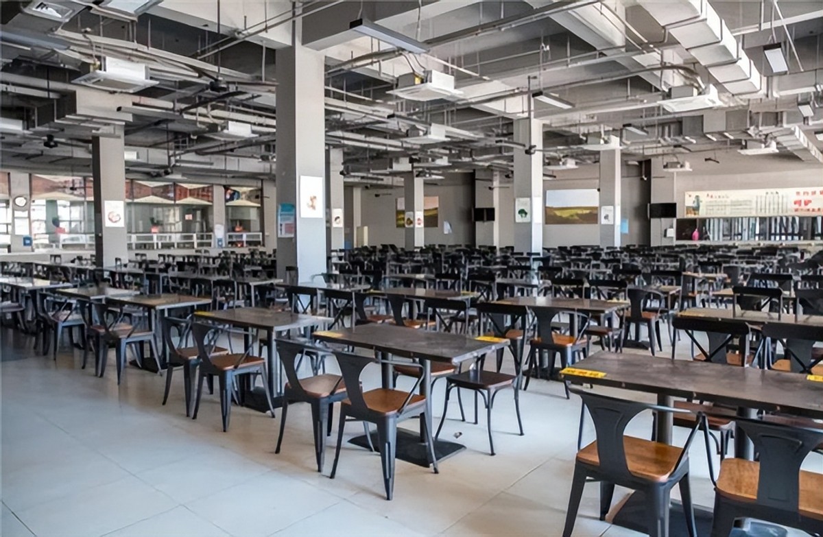 2020年，贵州24岁女大学生去世时仅43斤，为救弟弟一天花两块钱