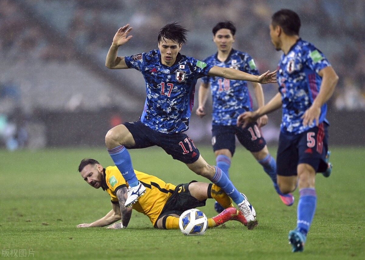 日本队世界杯20球(12强赛-三笘薫双响！日本队2-0绝杀澳大利亚，携手沙特晋级世界杯)