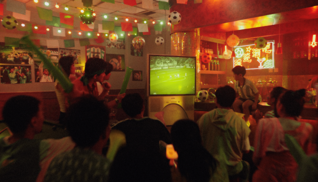 中国入世界杯多少年（世界杯和中国的44年，属于观众的不只是足球）-趣拿体育