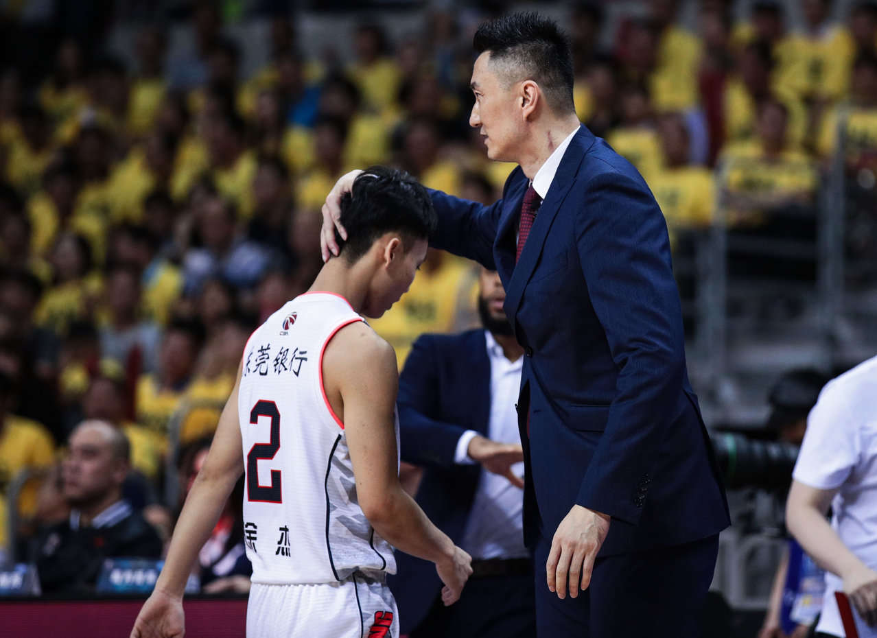 为什么中国男篮去nba(中国男篮再次崛起唯一途径是输送更多球员到NBA打球不是选择归化)