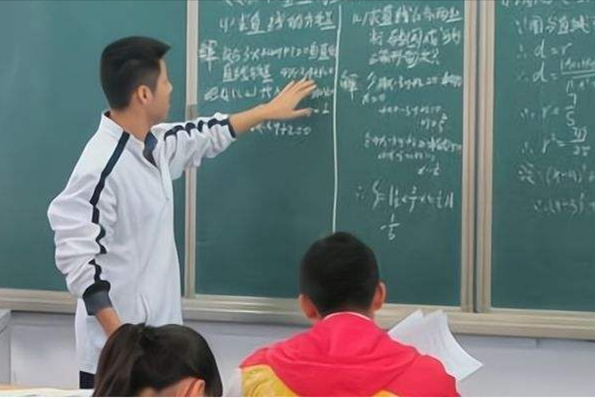 广西“考霸”吴善柳：参加10次高考，放弃北大考上清华，后来怎样