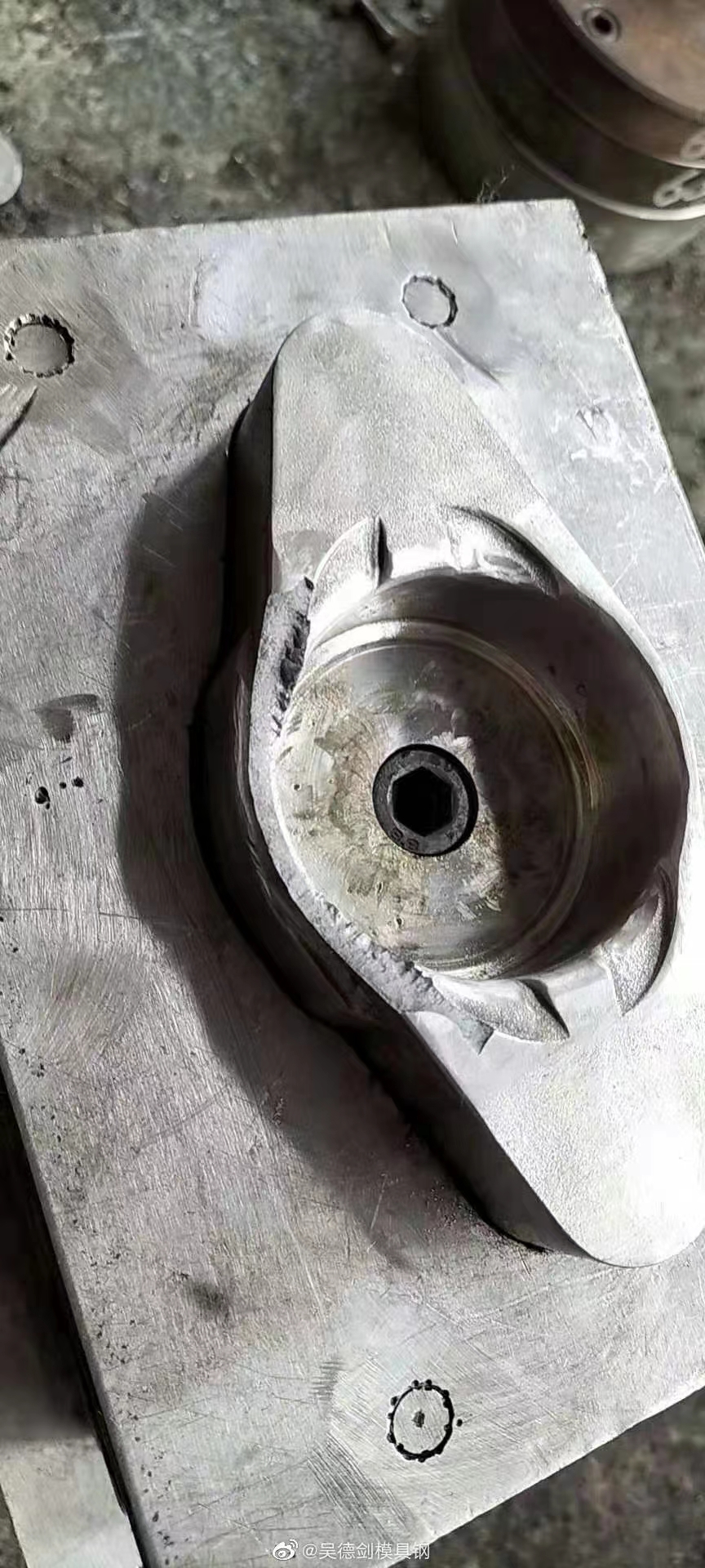 折弯模具用什么材料?成型折弯模具用8566模具钢不开裂寿命长 折弯模具用什么材料?成型折弯模具用8566模具钢不开裂寿命长