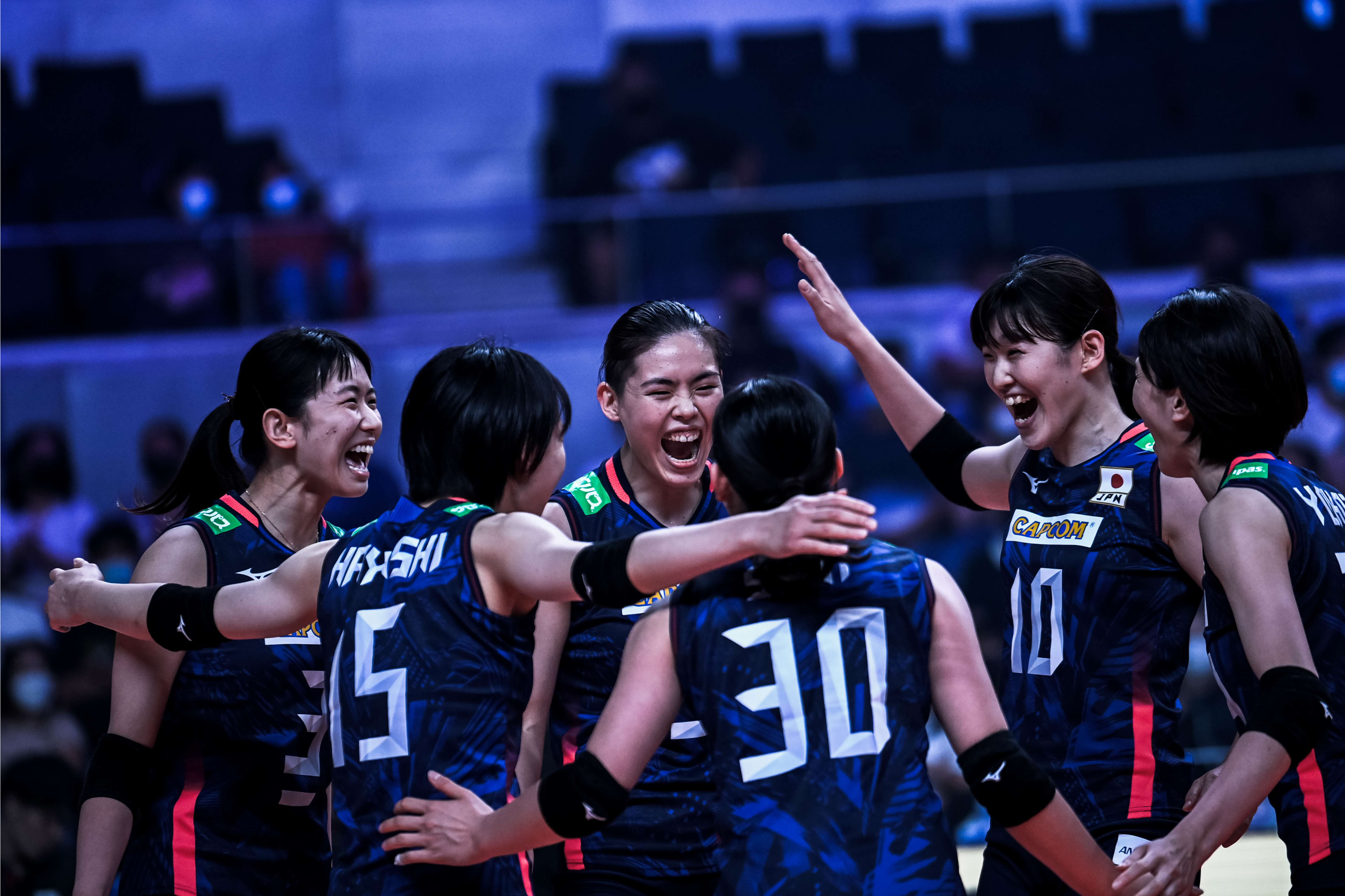 2022世界女排联赛日本对波兰(世联赛日本女排3比0击败波兰，五战全胜高居第一，泰国零封加拿大)