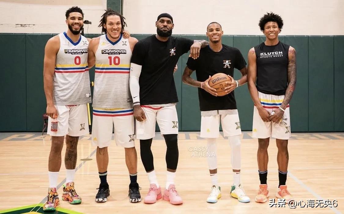 勒布朗-詹姆斯:38岁,身高2.06米,体重113公斤,2022年新签2年9