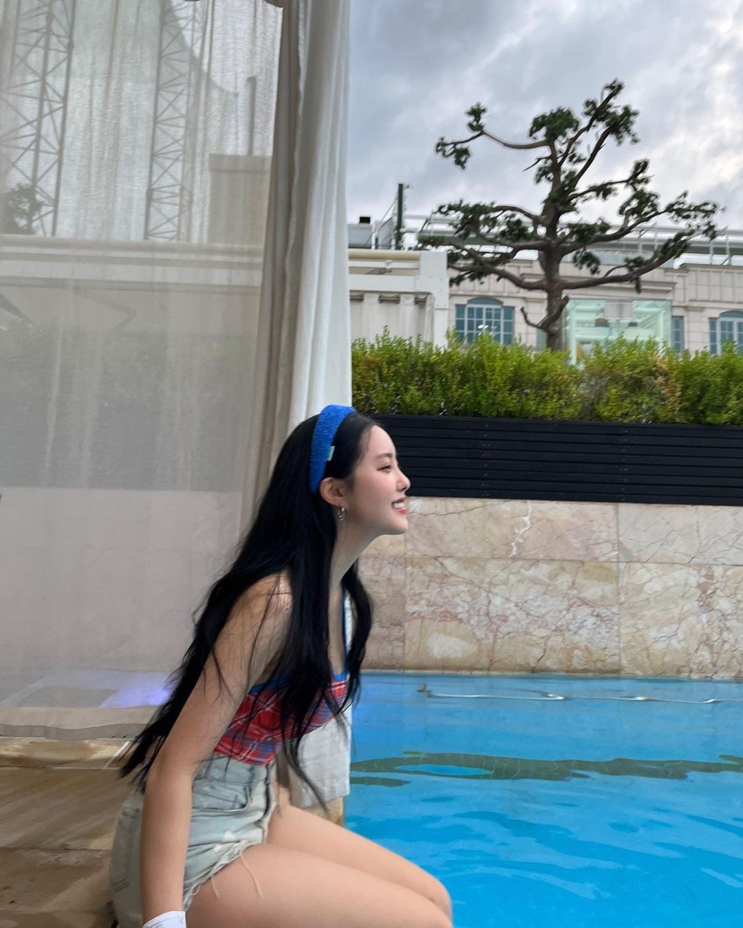 “丰满身材，健康腿型”，T-ara孝敏晒泳装照，火辣身材吸睛