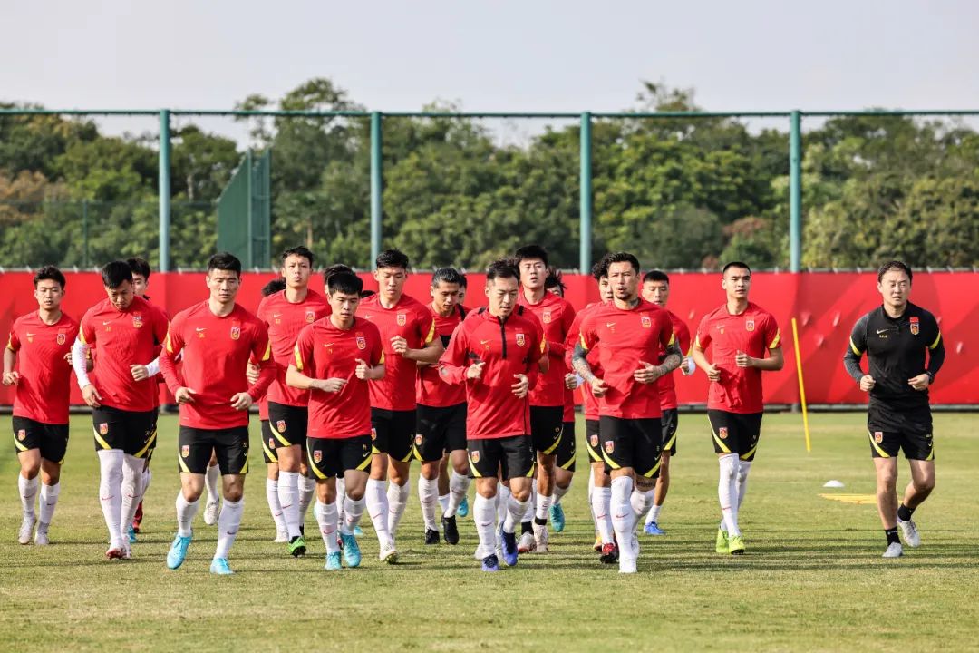 中国进入多少强能进世界杯(12强赛变18强赛，中国队进军世界杯的机会更大还是更小？)