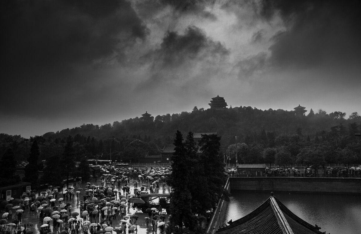 13句伤感句子,从失去你的那一刻开始,我的世界只剩黑色