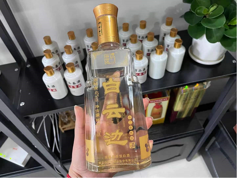 湖南人只喝酒鬼酒？当地人：是传言！这4款才是首选，好喝不上头