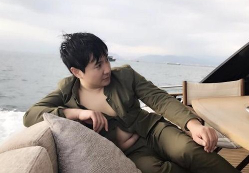 尹正被嘲爹味少年(黄磊新剧被嘲"爹味"重,娱乐圈美男都逃不掉发腮和