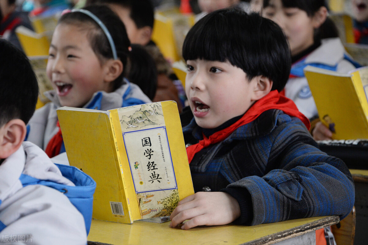 小学生“晨读”怎么做？语文教师透露好用的方法，建议家长快收藏