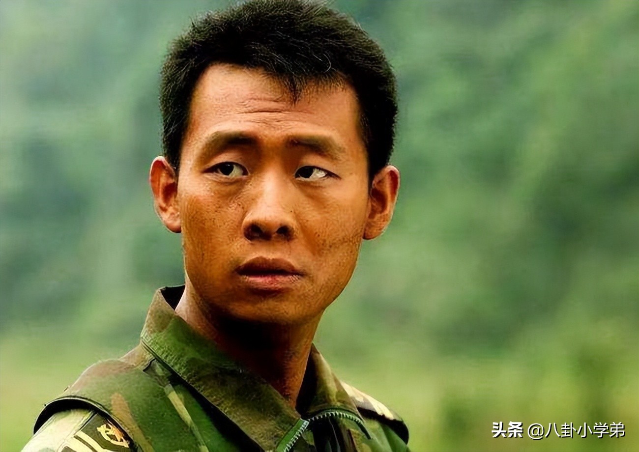 油头粉面、气质不硬就别演军人了，这8位男星告诉你，什么是硬汉