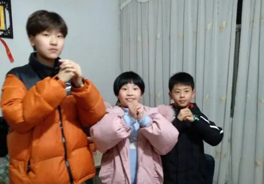 大学生还能收“压岁钱”吗？一个假期赚了2万：没毕业我就是孩子