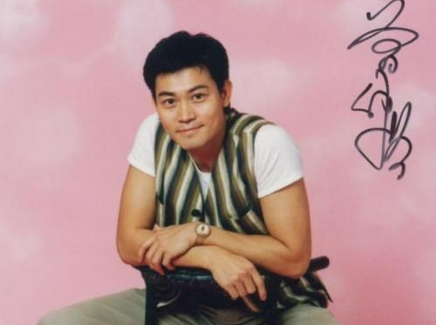 曾伟权一生未娶，59岁病逝无子女送终，生命最后与一只小狗相伴