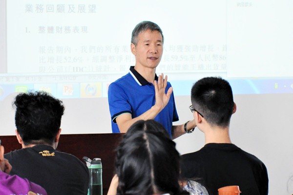 38岁辞职攻读博士，他斩获专业领域三大“最高奖”，如今任职于湖北高校！