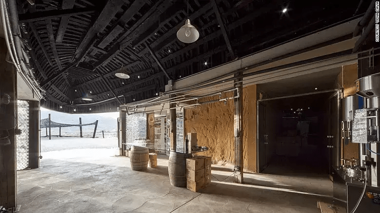 用废弃渔船建成震撼酒庄Vena Cava