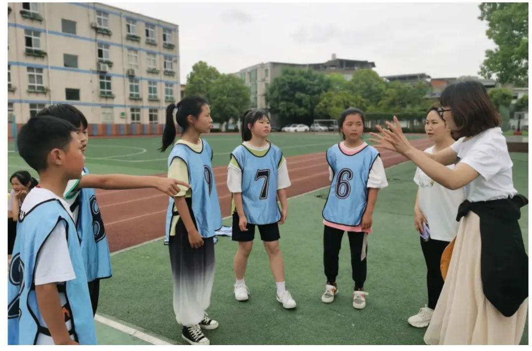 四川天府新区大林小学开展校园篮球班级联赛系列活动
