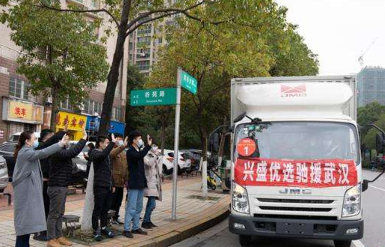 湖南的隐形富豪：拥有近2万家小卖部，靠服务穷人赚钱年入百亿