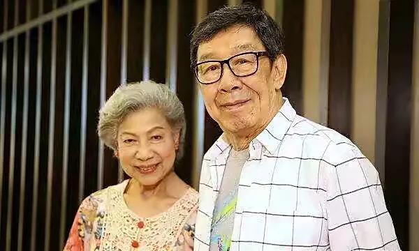 90岁“修哥”胡枫出道66年与妻子恩爱零绯闻，今儿孙满堂