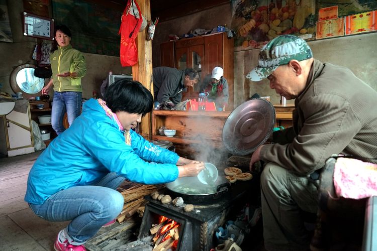 邓尕次力和他的一家人 作者：袁志刚（路霸）