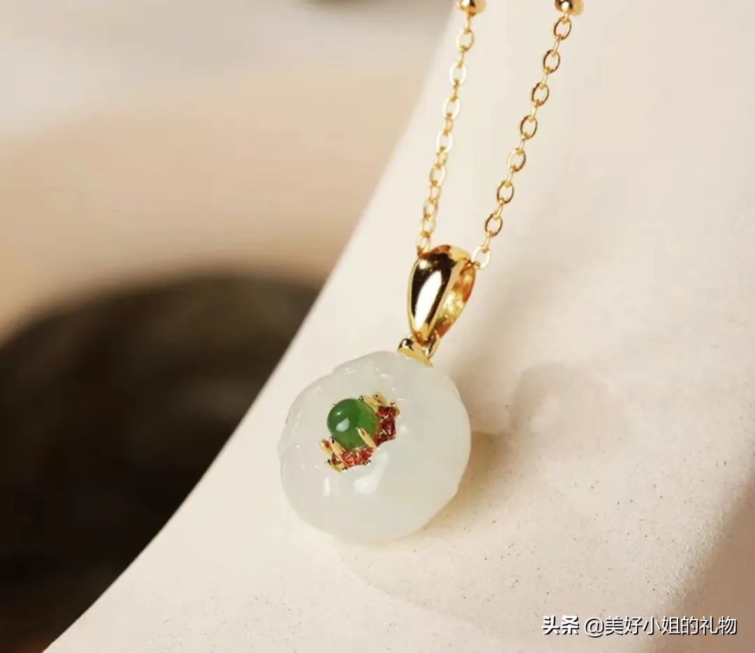 母亲节礼物系列I 细数我私藏的宝藏首饰，千元不到让妈妈闪耀起来