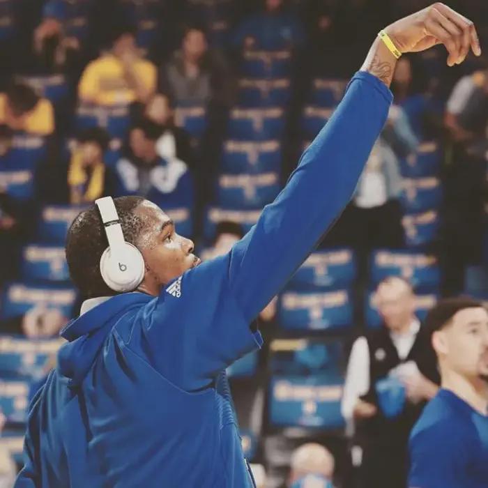 篮球高清头像男生头像(美式篮球头像 nba球星优质头像加背景 杜兰特