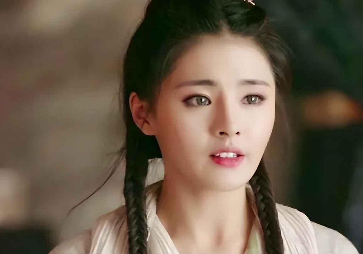 小昭不是谁都能演，她风华绝代，她像横店市场拉来的临时工