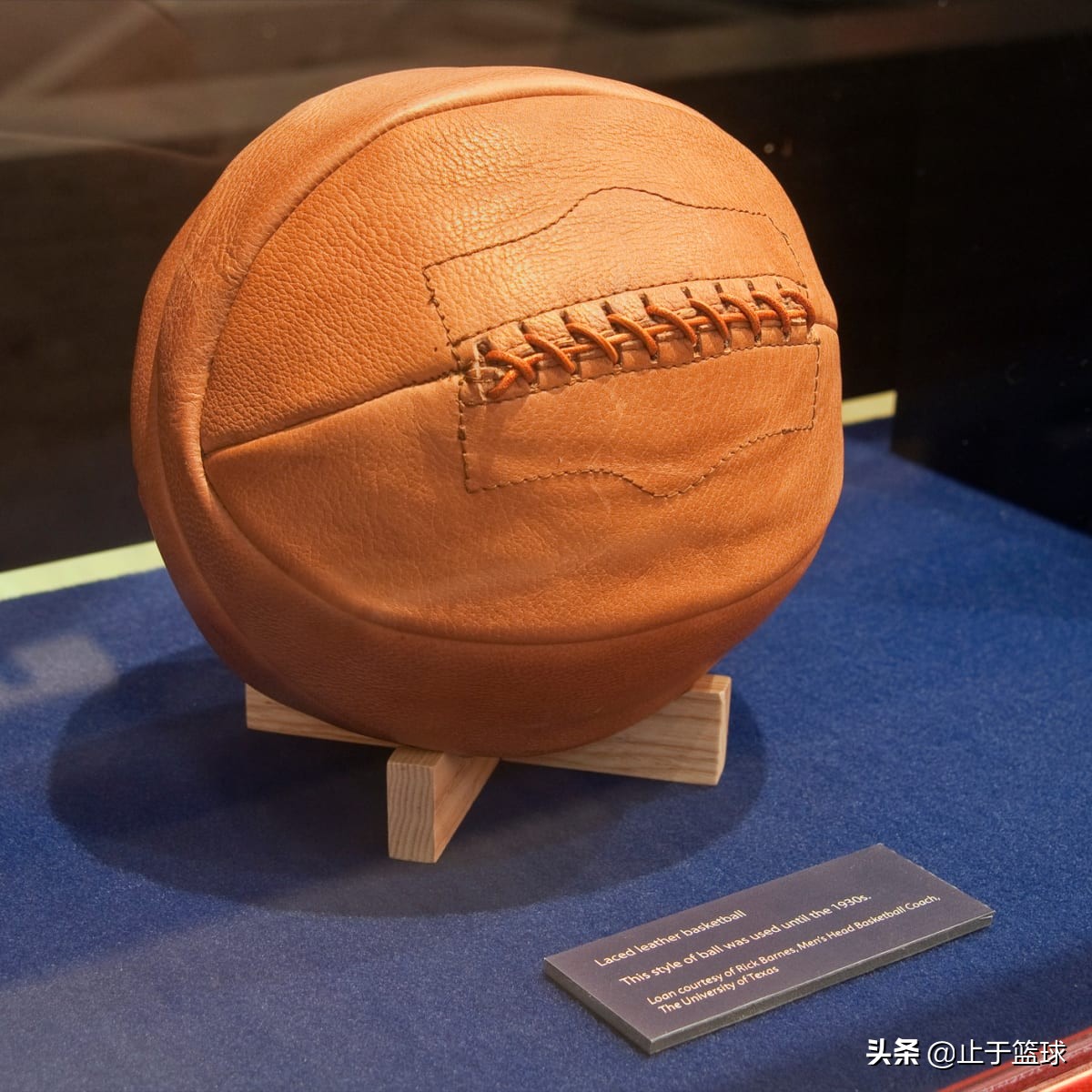篮球比赛最初有多少条规则(世界上第一个篮球是什么样的?