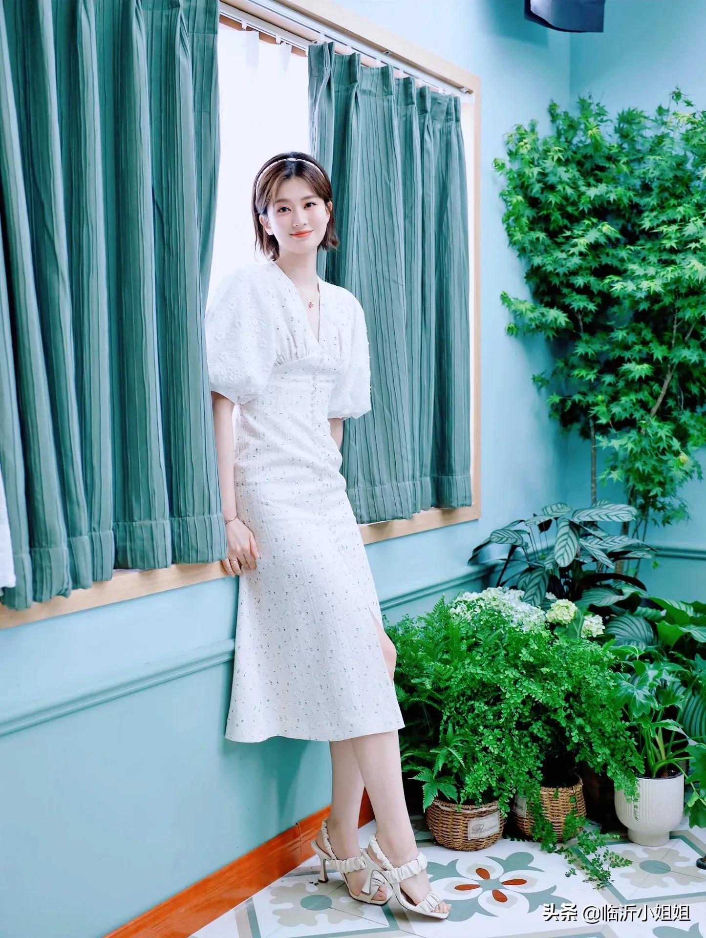 乔欣,高挑靓丽的邻家女孩,甜美可人的气息,让人心动不已