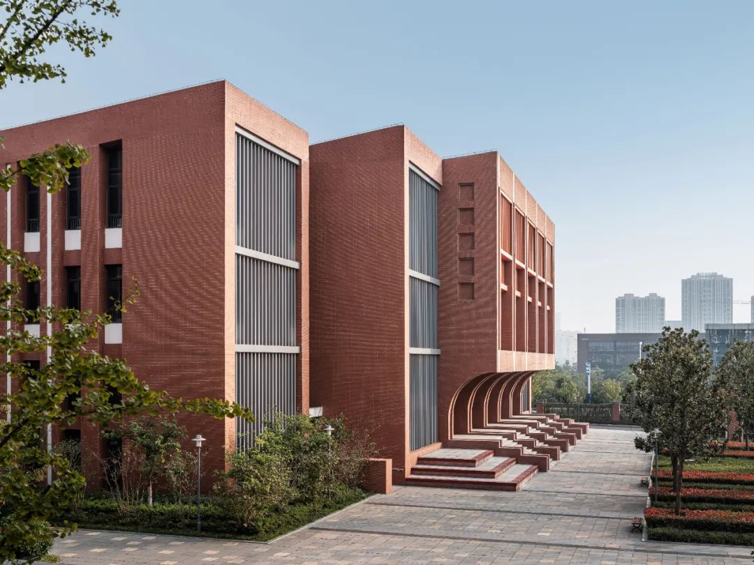 清华大学附属实验学校,清华大学附属实验学校和清华附中的关系-爱妻自