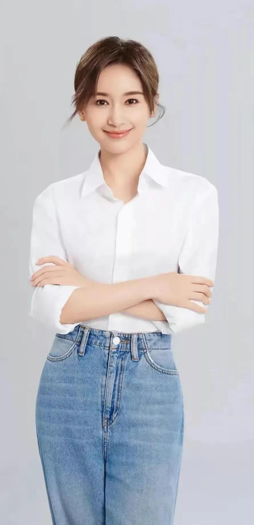 王子文气质迷人