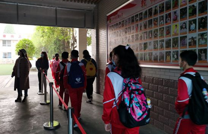 下发通知，辽宁多地的开学时间“确定延后”，在天数上有不同