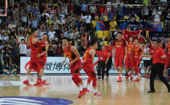 20分逆转韩国！这场中国男篮的高光时刻，曾让多少人热泪盈眶？
