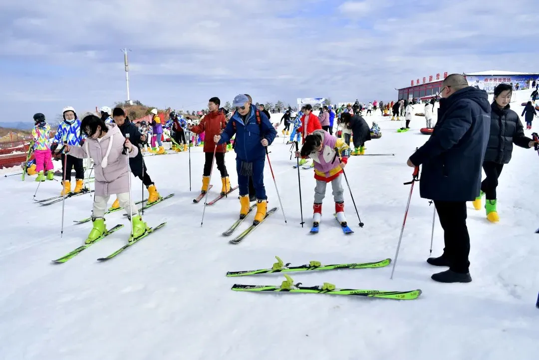 武汉有滑雪场吗(武汉周边竟然有这么多滑雪场！你去过吗？)