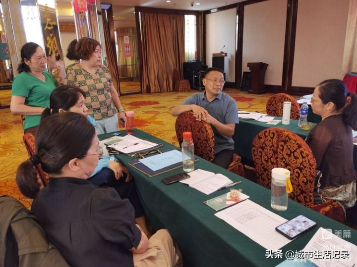 2022年江夏区纸坊街中小学幼儿园骨干教师培训纪实