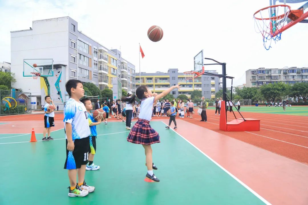 “我和南小零距离”一一记2022春南湖小学幼小衔接主题活动