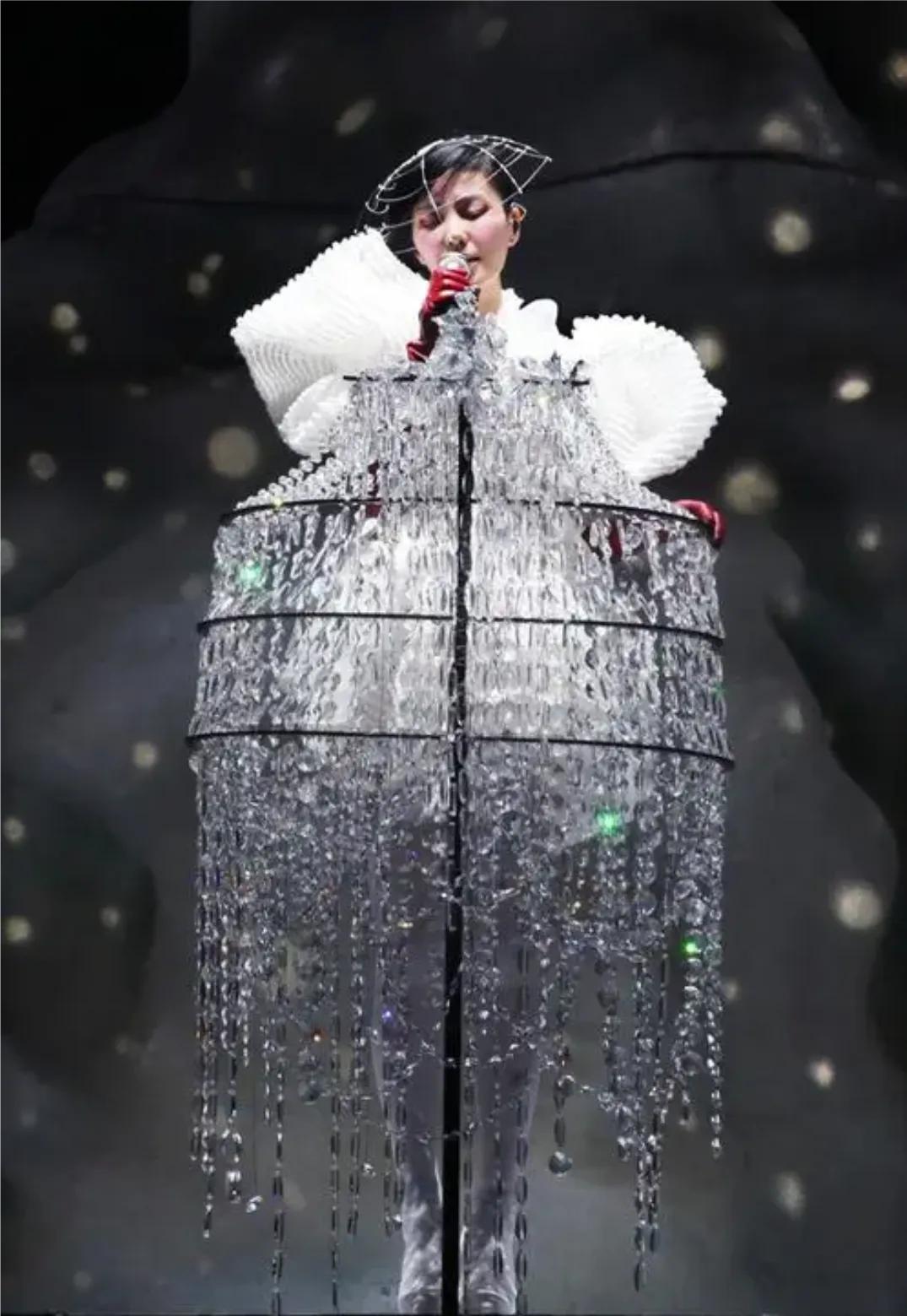 闷 木马 但愿人长久王菲最好听的歌(王菲最好听的歌)2《矜持》是王菲