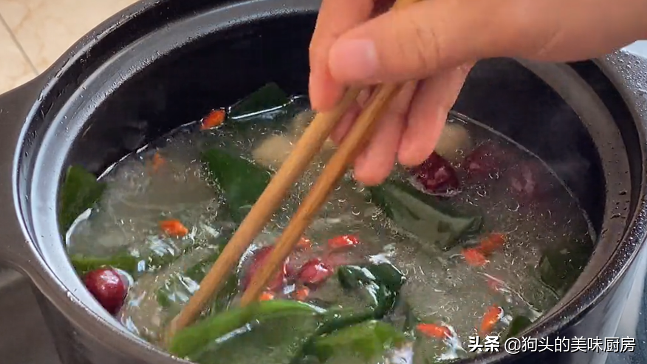排骨这样做真的好吃，不仅有肉吃还有汤喝，肉汤鲜美，非常实用