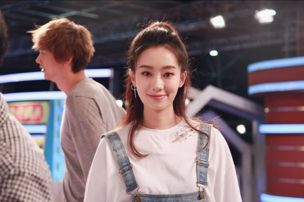 演员唐菀:30岁嫁曹云金,31岁离婚独自带娃,如今过得怎么样