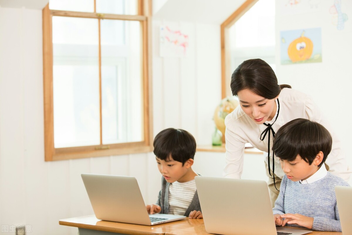 小学年度工作汇报材料